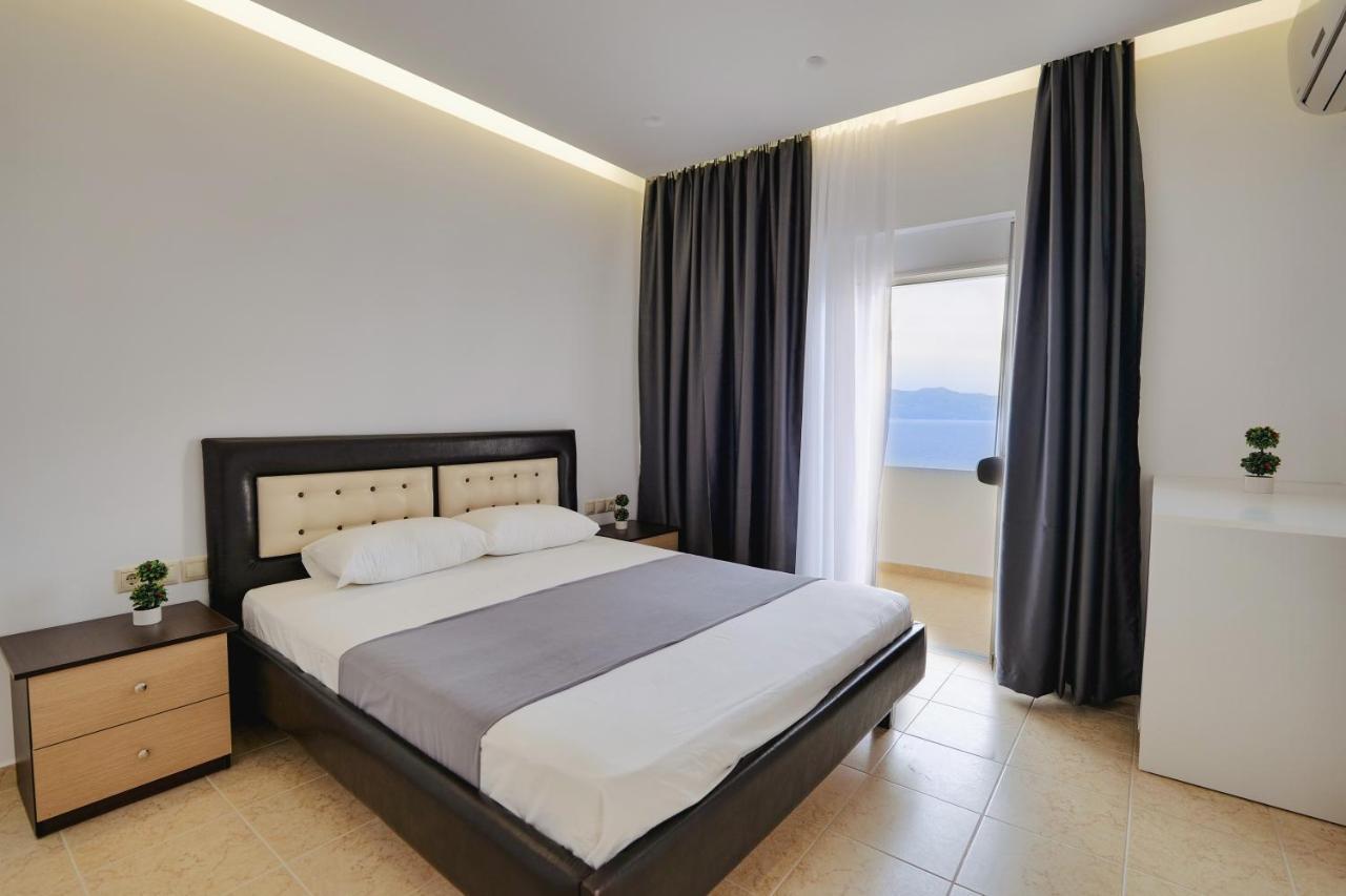 Apartments & Hotel Eleanna Sarandë Buitenkant foto