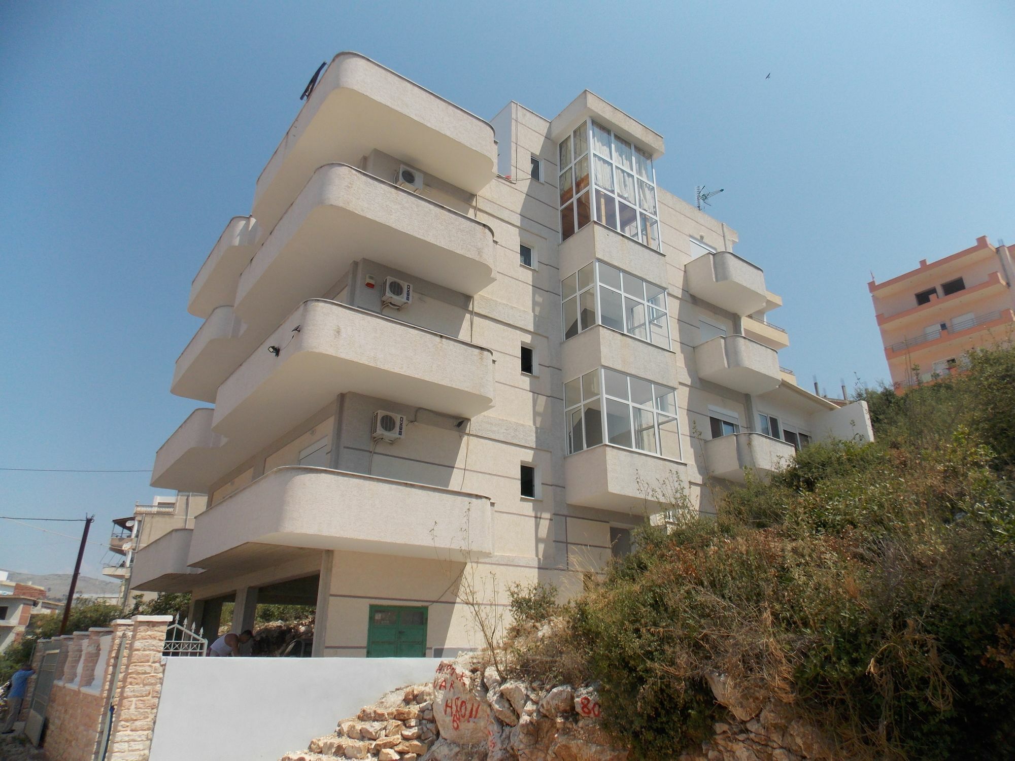 Apartments & Hotel Eleanna Sarandë Buitenkant foto