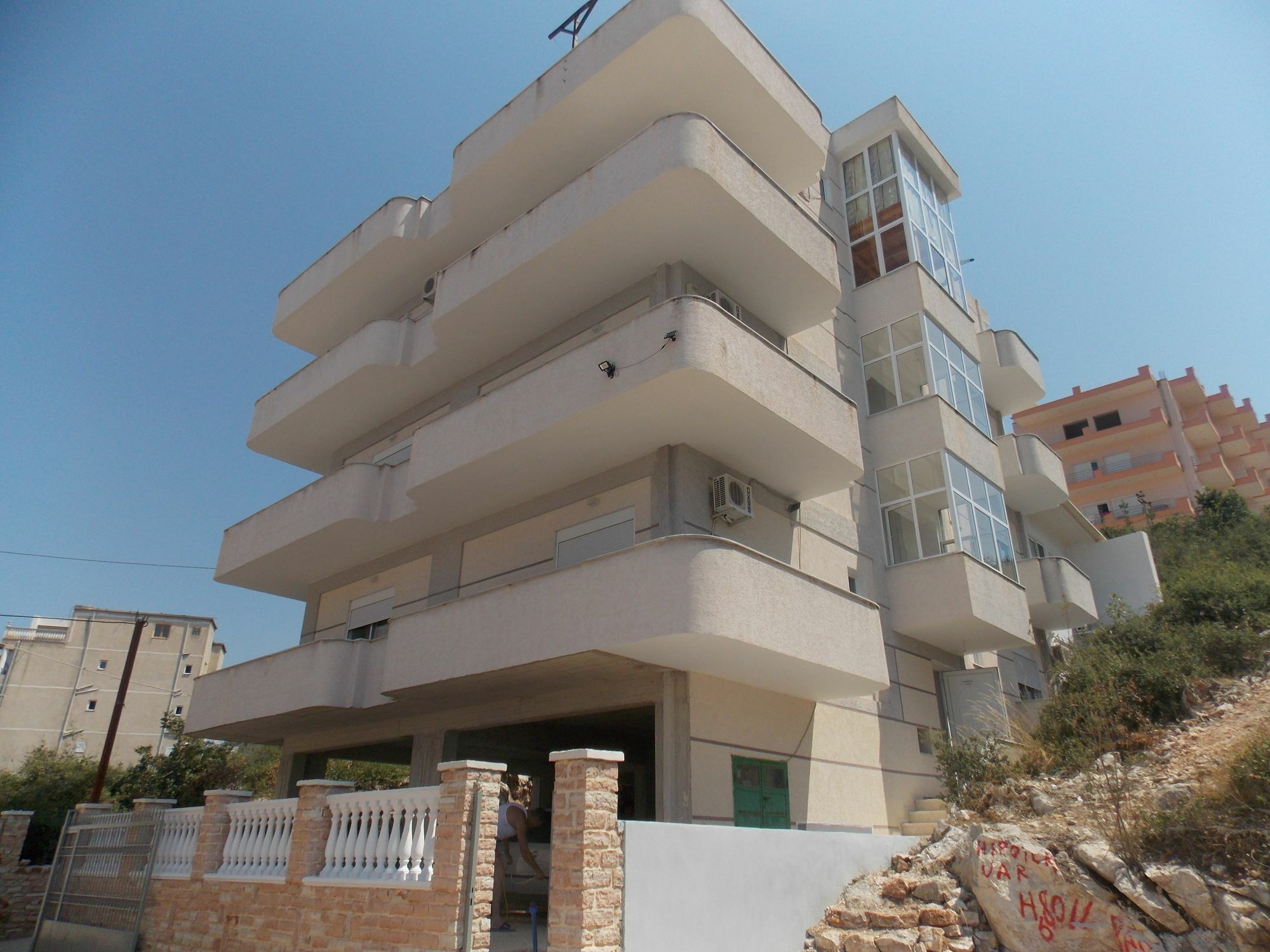 Apartments & Hotel Eleanna Sarandë Buitenkant foto